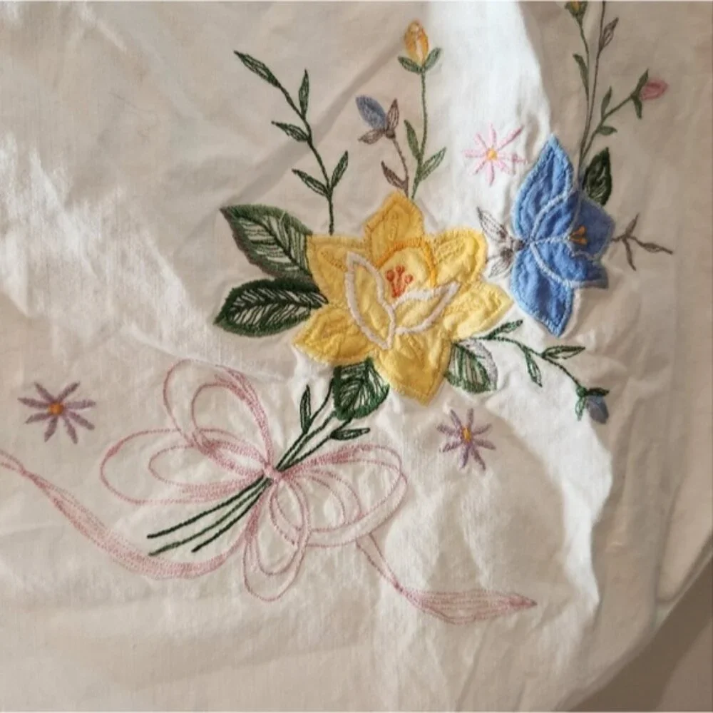 Embroidered Floral Apron with Pocket‎ Small/medium